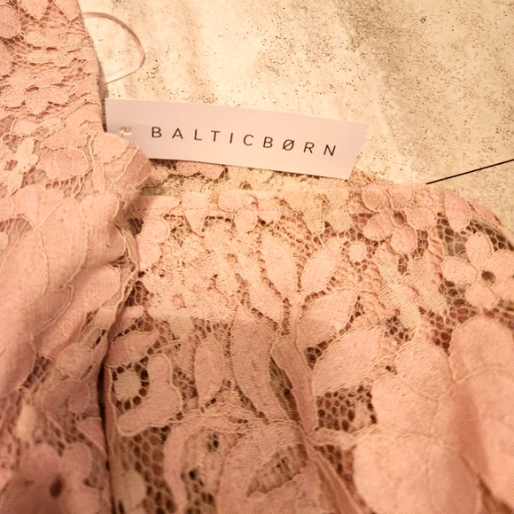 Dress - Picture 2 of 2